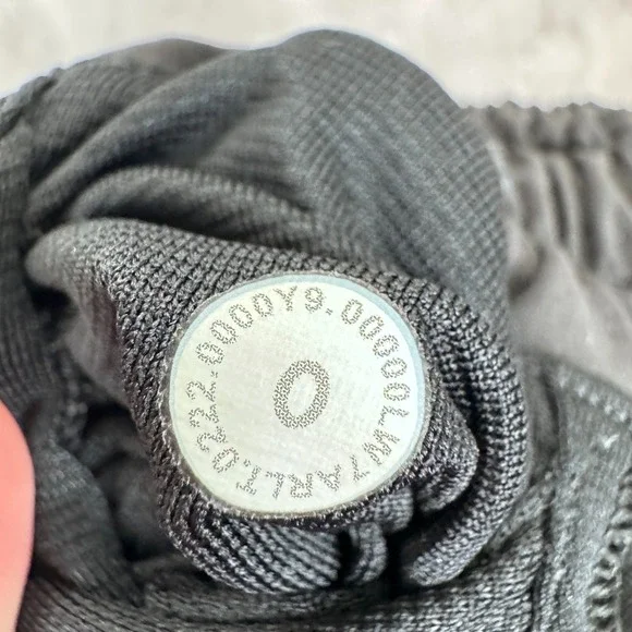 Lululemon Hotty Hot Short II Long 4" Womens 0 Black Athletic Gym Yoga Running - Picture 3 of 6